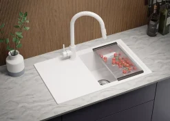 PRIMAGRAN Evier Cuisine en Granit Blanc 70x44cm, Lavabo 1 bac + Kit de Vidage, Évier à Encastrer au meuble 45cm - Copenhague Easy