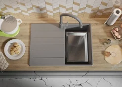 PRIMAGRAN Evier Cuisine en Granit Gris 70x50cm, Lavabo 1 bac + Kit de Vidage + Accessoires, Évier à Encastrer au meuble 40cm