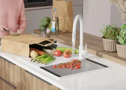 PRIMAGRAN Evier Cuisine en Granit Blanc 70x50cm, Lavabo 1 bac + Kit de Vidage + Accessoires, Évier à Encastrer au meuble 40cm