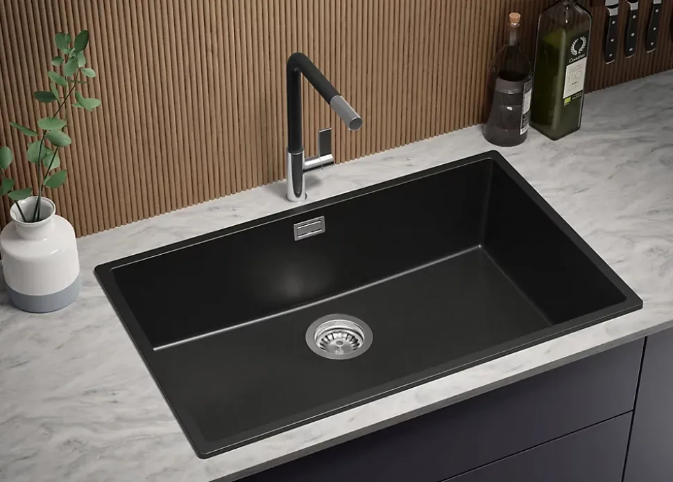 PRIMAGRAN Evier Cuisine en Granit Tout Noir 76x47cm, Lavabo 1 bac + Kit de Vidage + Accessoires, Évier à Encastrer au meuble 80cm