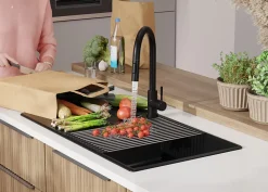 PRIMAGRAN Evier Cuisine en Granit Tout Noir 90x50cm, Lavabo 1 bac + Kit de Vidage + Accessoires, Évier à Encastrer au meuble 60cm