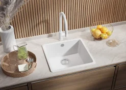 PRIMAGRAN Evier Cuisine en Granit Tout Blanc 46x44cm, Lavabo 1 bac + Accessoires, Évier à Encastrer au meuble 50cm