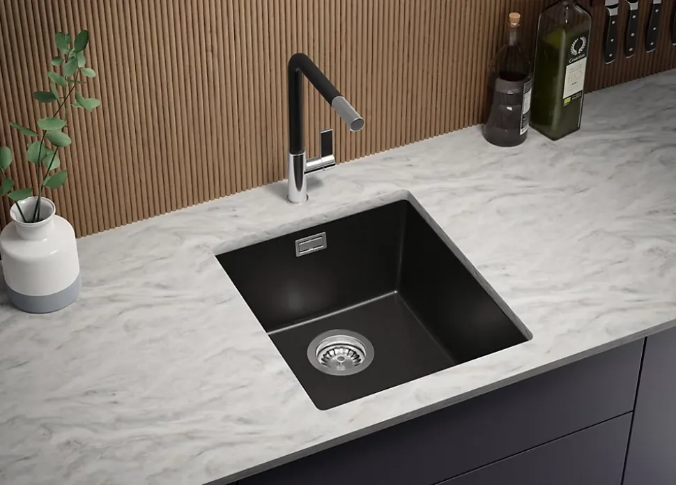 PRIMAGRAN Evier Sous Plan Tout Noir 41x47cm, Evier en Granit 1 bac + Kit de Vidage, Évier au meuble 45cm - London