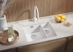 PRIMAGRAN Evier Sous Plan Blanc 56x47cm, Evier en Granit 1,5 bacs + Kit de Vidage, Évier au meuble 60cm - London Duo