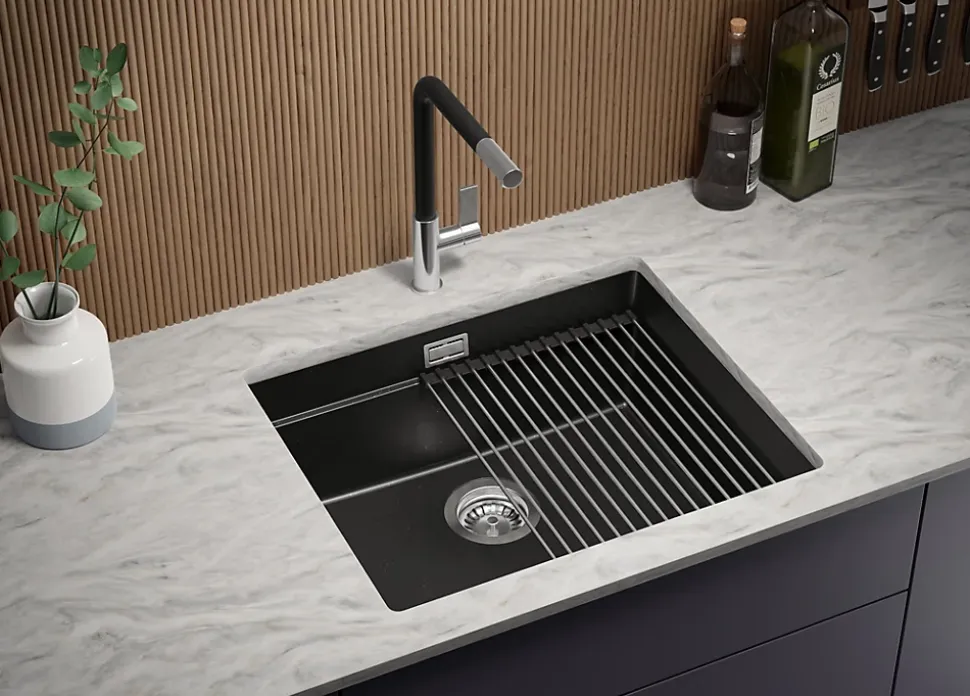 PRIMAGRAN Evier Sous Plan Noir Métallisé 56x47cm, Evier en Granit 1 bac + Kit de Vidage + Accessoires, Évier au meuble 60cm