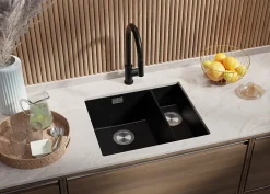 PRIMAGRAN Evier Sous Plan Noir 56x47cm, Evier en Granit 1,5 bacs + Kit de Vidage, Évier au meuble 60cm - London Duo