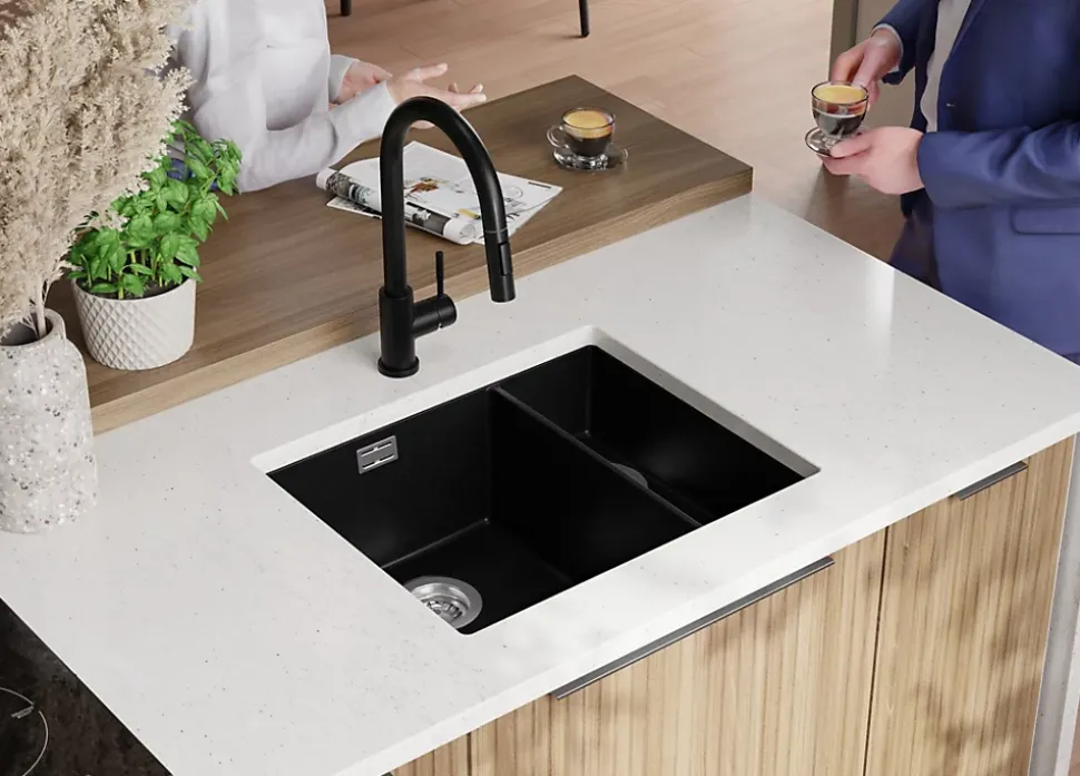 PRIMAGRAN Evier Sous Plan Noir 56x47cm, Evier en Granit 1,5 bacs + Kit de Vidage, Évier au meuble 60cm - London Duo