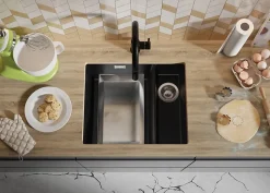 PRIMAGRAN Evier Sous Plan Noir 56x47cm, Evier en Granit 1,5 bacs + Kit de Vidage, Évier au meuble 60cm - London Duo