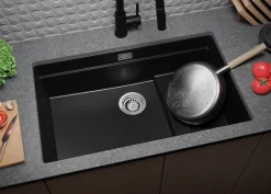 PRIMAGRAN Evier Sous Plan Tout Noir 76x47cm, Evier en Granit 1 bac + Kit de Vidage + Accessoires, Évier au meuble 80cm - Prague