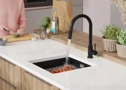 PRIMAGRAN Evier Sous Plan Tout Noir 46x47cm, Evier en Granit 1 bac + Kit de Vidage + Accessoires, Évier au meuble 50cm - Prague