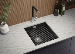 PRIMAGRAN Evier Sous Plan Noir 41x47cm, Evier en Granit 1 bac + Kit de Vidage + Accessoires, Évier au meuble 45cm - Prague