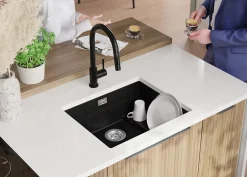 PRIMAGRAN Evier Sous Plan Noir Métallisé 56x47cm, Evier en Granit 1 bac + Kit de Vidage + Accessoires, Évier au meuble 60cm