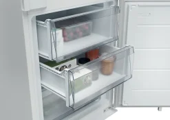 Réfrigérateur combiné encastrable à glissières 268l Candy CNBQL3518EV