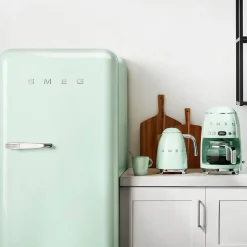 Réfrigérateur congélateur à poser Smeg FAB28RPG6 vert d'eau - 244L / 26L - H.166cm x L.68,5cm x P.86cm