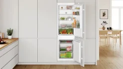 Réfrigérateur congélateur encastrable porte réversible Bosch KIV86NSE0 183L / 84L, blanc