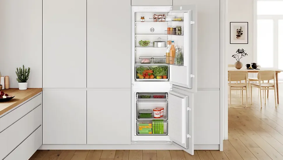 Réfrigérateur congélateur encastrable porte réversible Bosch KIV86NSE0 183L / 84L, blanc