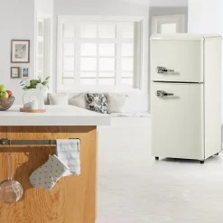 Réfrigérateur rétro. Réfrigérateur-congélateur combiné avec un volume total de 60 litres, un volume de congélateur de 22 litres