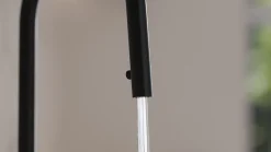 Robinet de cuisine noir Primagran avec deux types de jet d'eau, robinet d'Evier avec rotation a 360, mitigeur haute pression