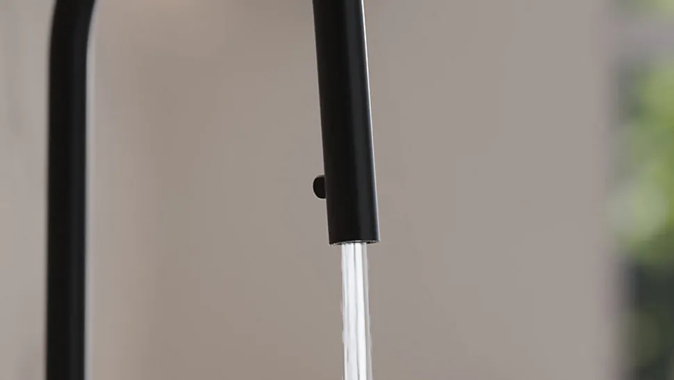 Robinet de cuisine noir Primagran avec deux types de jet d'eau, robinet d'Evier avec rotation a 360, mitigeur haute pression