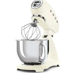 Robot sur socle 4.8l 800w crème Smeg SMF03CREU