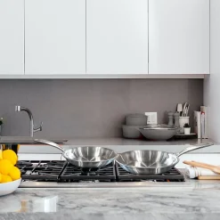 Set 1 sauteuse 24cm inox avec couvercle Inox - Gourmet par Cuisinox