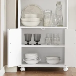 SoBuy Desserte de Cuisine Roulante avec Portes, Étagère Réglable et Compacte pour Micro-Ondes, Blanc
