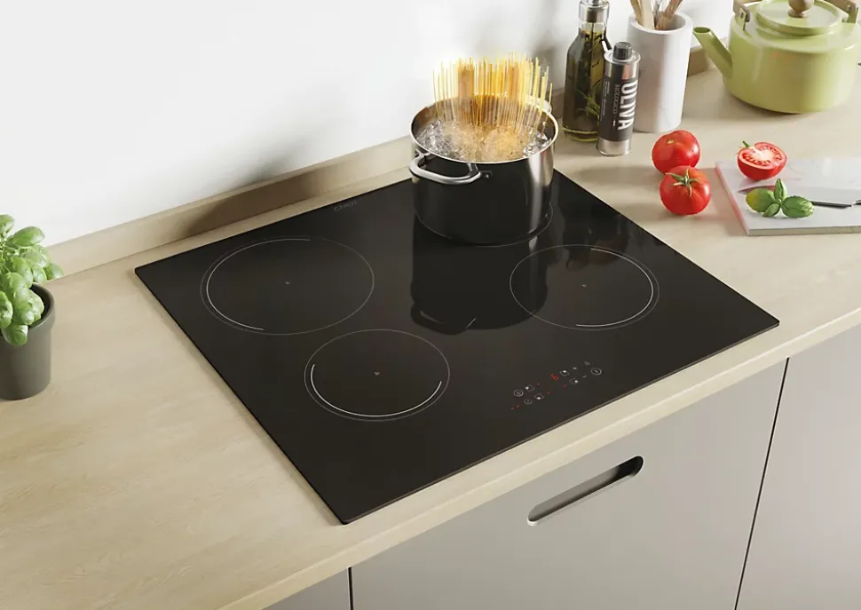 Table de cuisson induction 60cm 4 feux 7200w noir Candy CI642C/E1