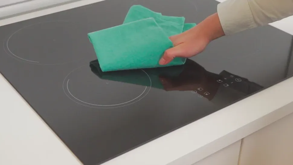 Table de cuisson induction 60cm 4 feux 7200w noir Candy CI642C/E1