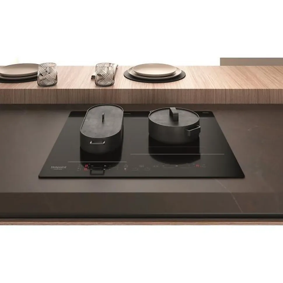 Table de cuisson induction 60cm 3 foyers 7200w noir Hotpoint HB2760BNE