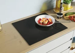 Table de cuisson induction 60cm 3 feux 6900w Candy CIS633DTT1