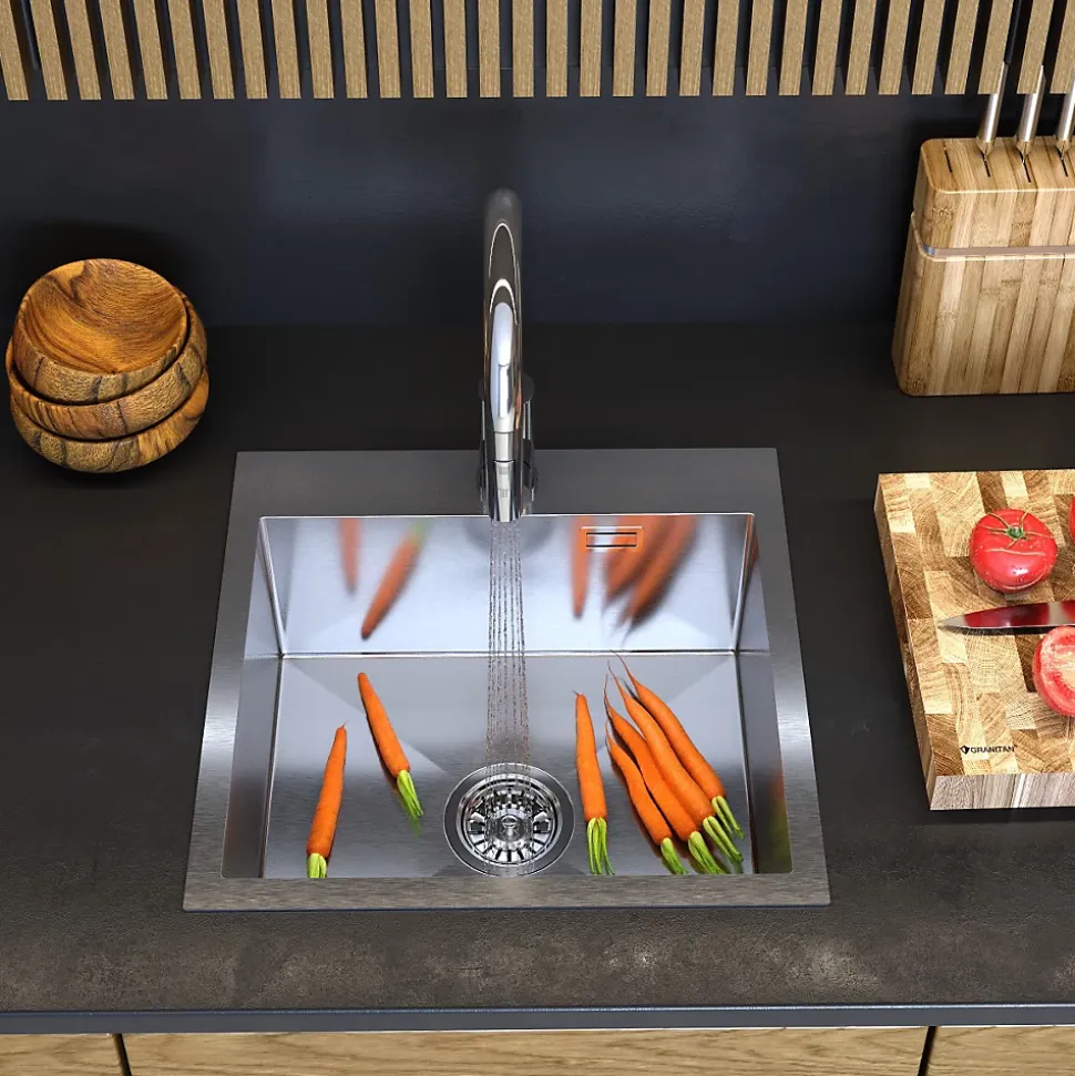 Évier de cuisine en acier inoxydable simple SILVO48 avec finition chromée et siphon