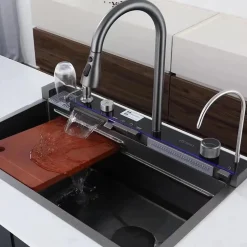 Évier de cuisine intégré en acier inoxydable SS 304 Kleenmac avec robinet à affichage numérique Smart Rainfall 75 46 22 cm