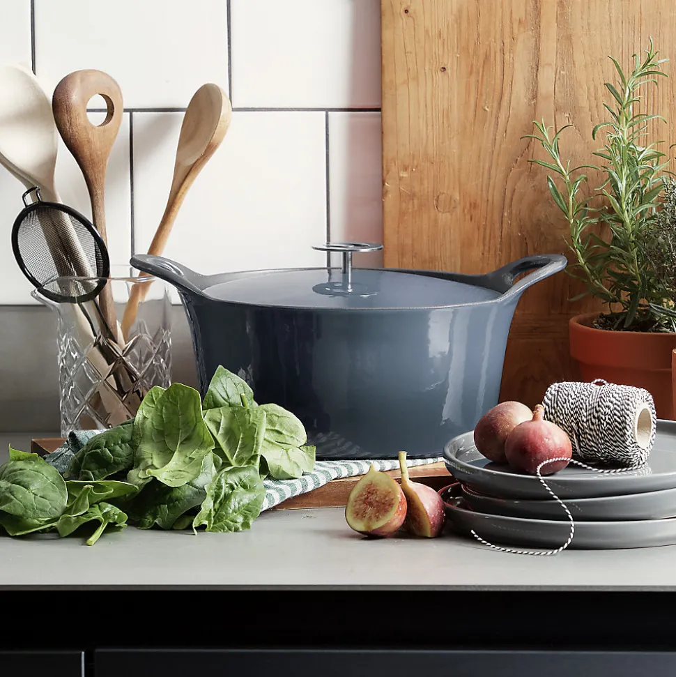 Volcan - Cocotte ronde 20cm fonte de fer émaillée bleue denim avec couvercle