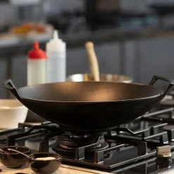 Wok En Fonte LITINA 30 Cm Pour Cuisiniers Amateurs Répartition De Chaleur Optimale